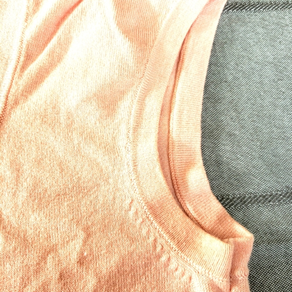 Le Chateau sleeveless knit top - Picture 5 of 5